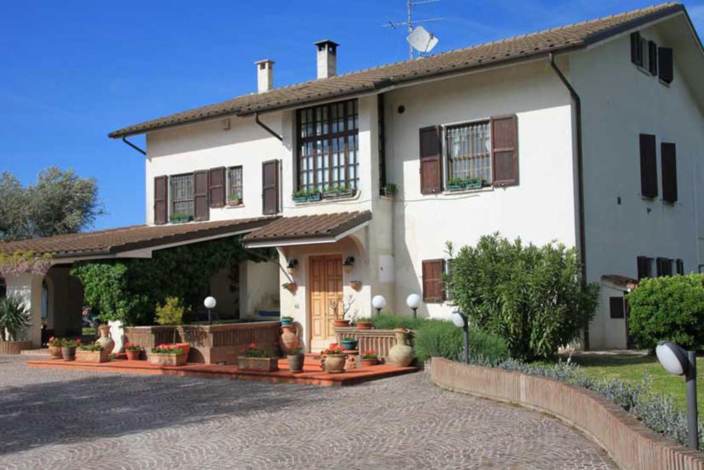 Villa Dolcevita San Costanzo Exterior foto